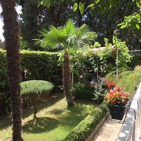 Garden Apartment Kastela Exterior photo