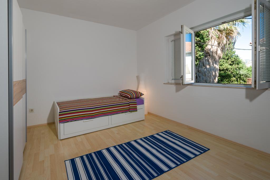 Garden Apartment Kastela Room photo